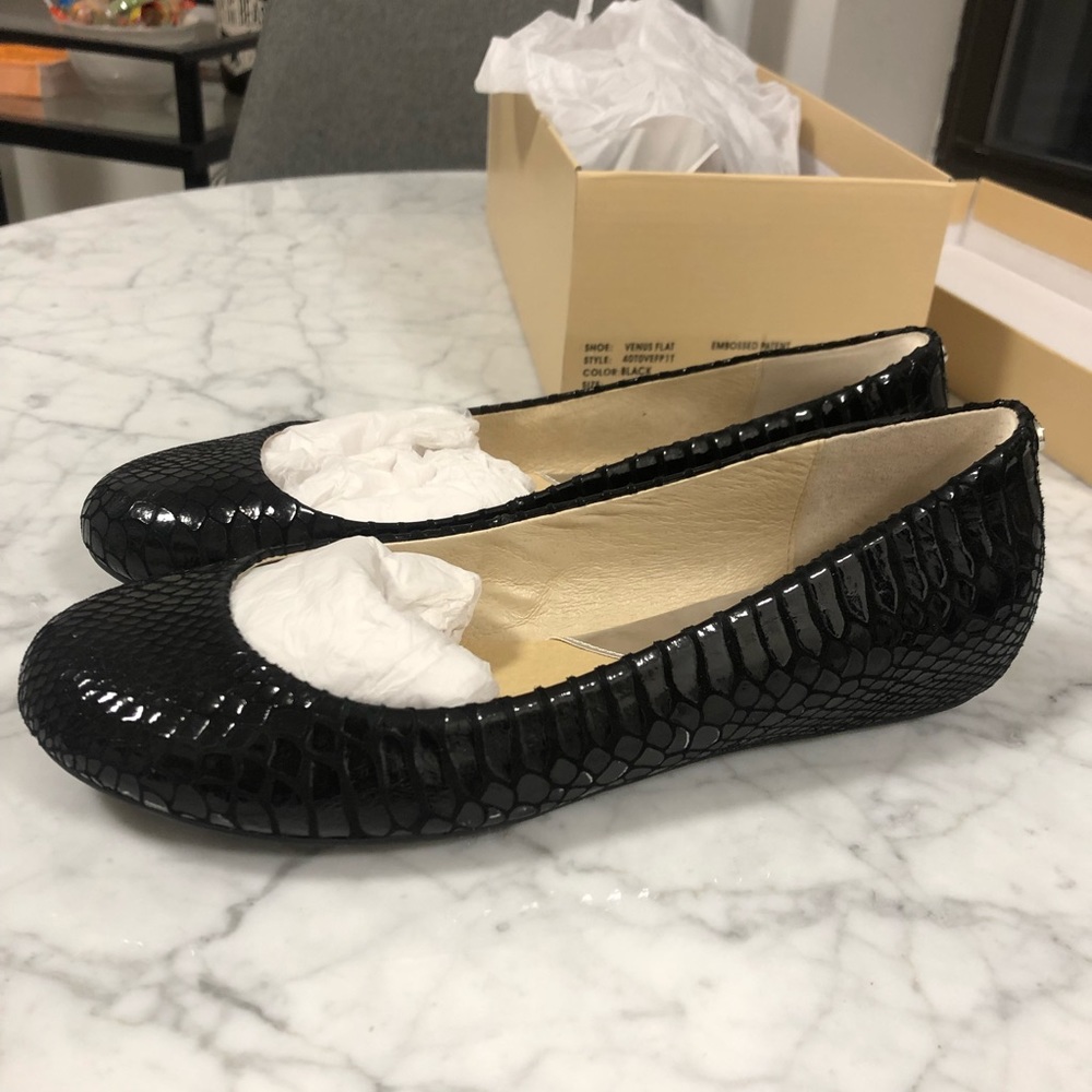 Michae Kors Flats